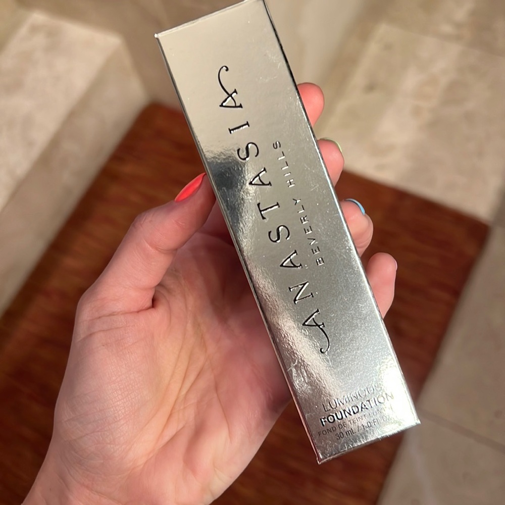 Brand new foundation Anastasia